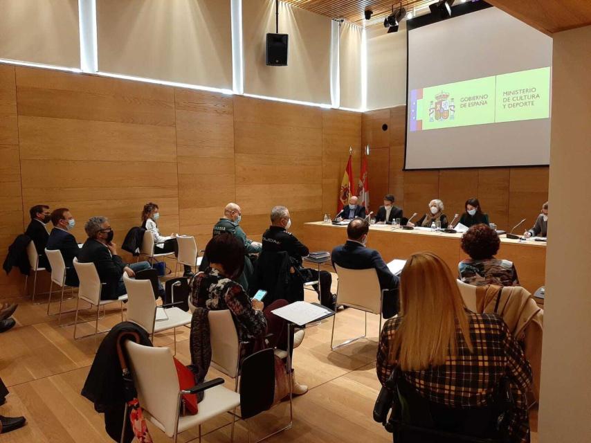 La subdelegada del Gobierno en Salamanca presenta a los nuevos jefes de Policía y Guardia Civil en la provincia.