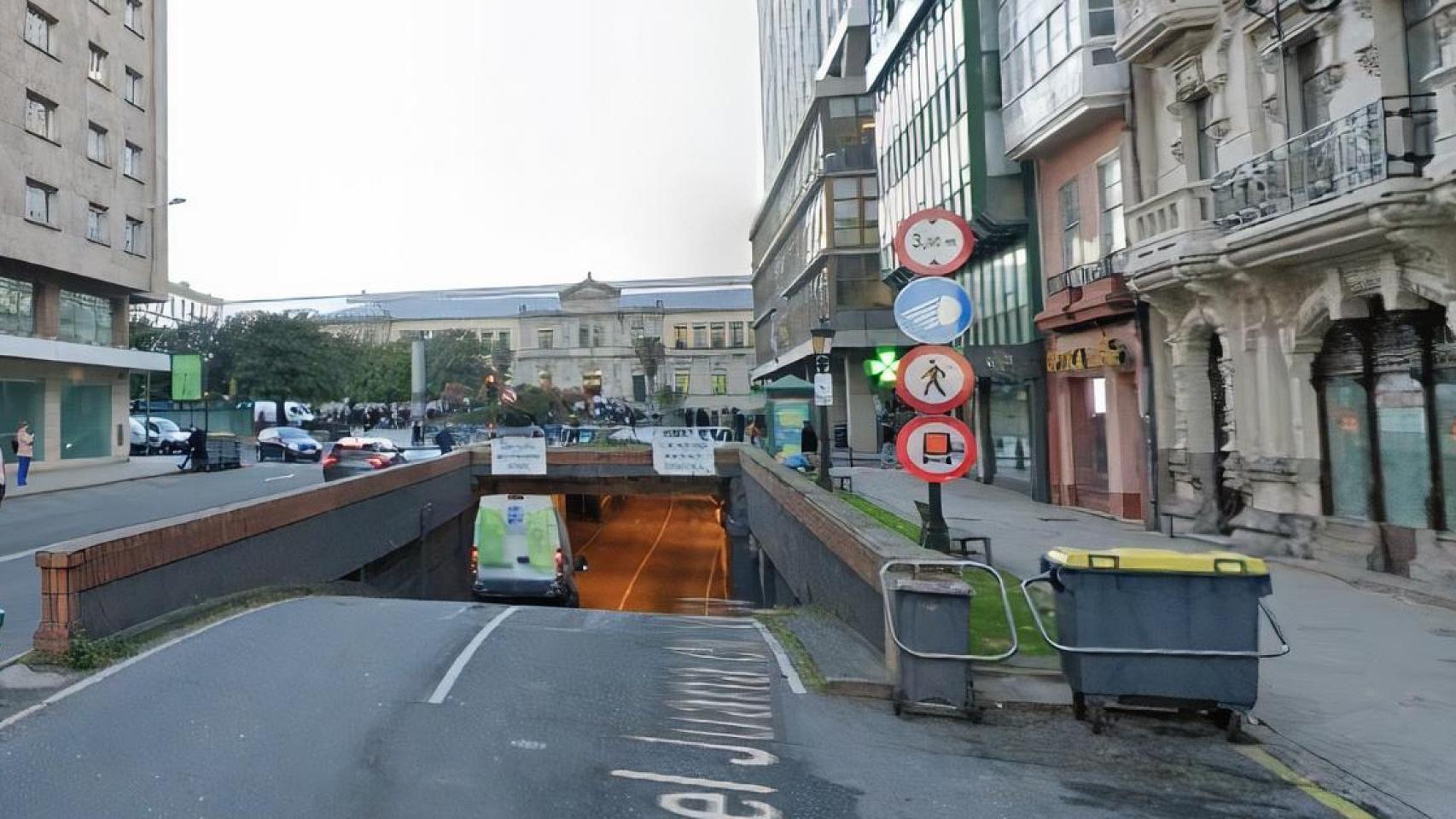 Entrada al túnel de Juana de Vega de A Coruña.