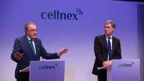 Tobías Martínez, consejero delegado de Cellnex, y Bertrand Kan, presidente no ejecutivo de la compañía en una rueda de prensa con motivo de la junta general de accionistas de 2022.