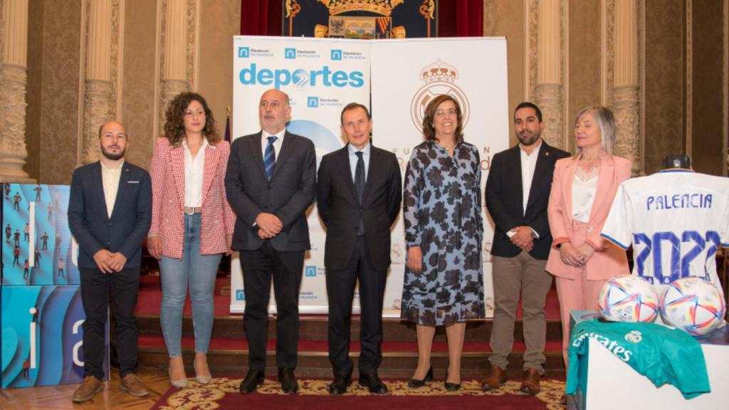 Presentación del campus del Real Madrid en Palencia con la presencia de Emilio Butragueño.