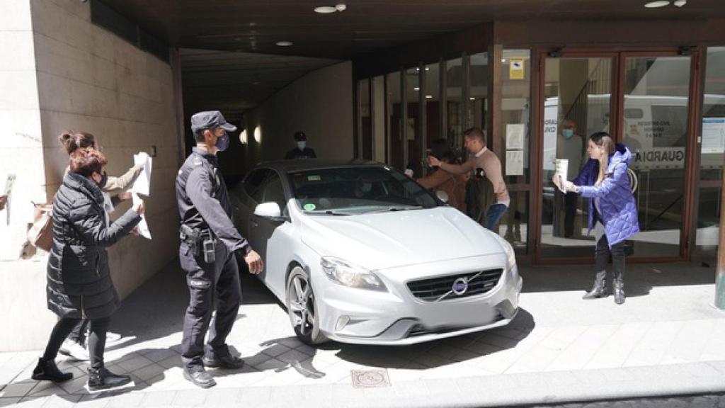 Óscar, a la salida de los juzgados este lunes. Fotografía: ICAL