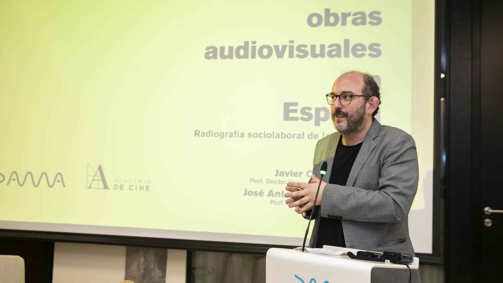 Borja Cobeaga, durante la presentación del informe.