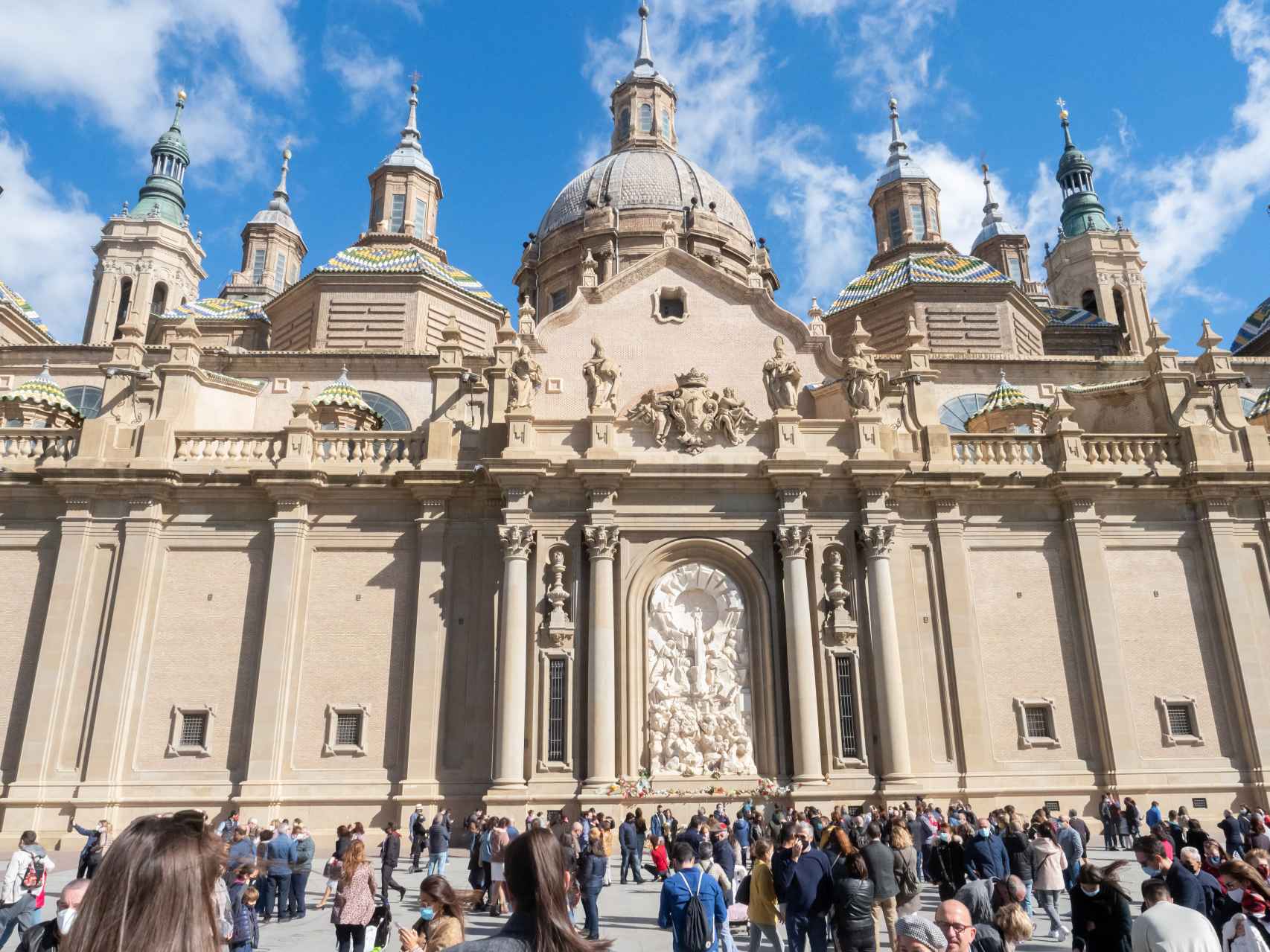 La catedral de Zaragoza en el Día del Pilar.