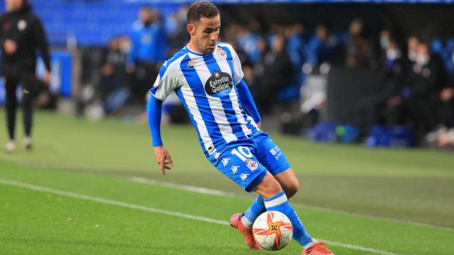 Juan Carlos Menudo abandona el Deportivo tras ser titular solo en dos partidos.