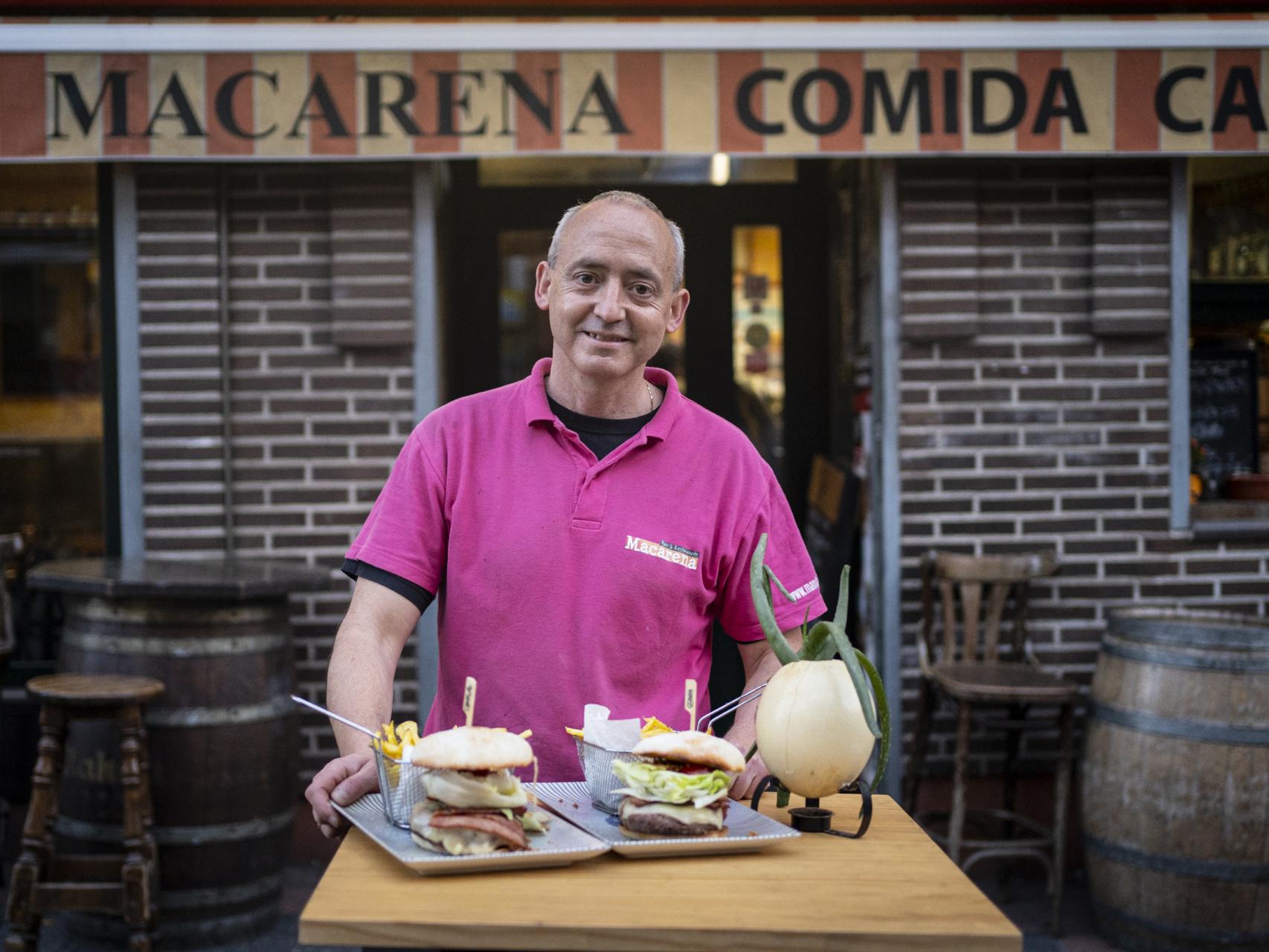 Probamos las hamburguesas de Javi, las más exóticas de España: carne de  cebra, camello...