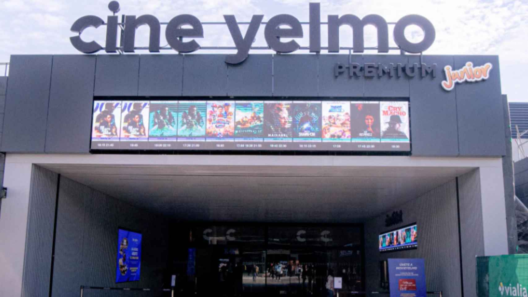 Cines Yelmo en Vialia Vigo.