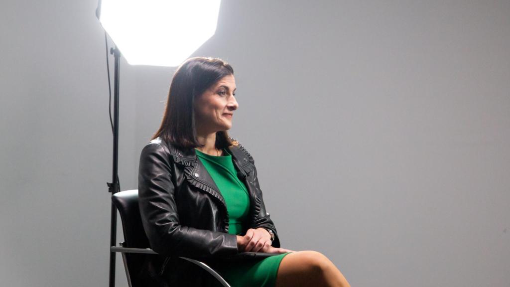 La alcaldesa de Santander durante su entrevista en el estudio de EL ESPAÑOL.
