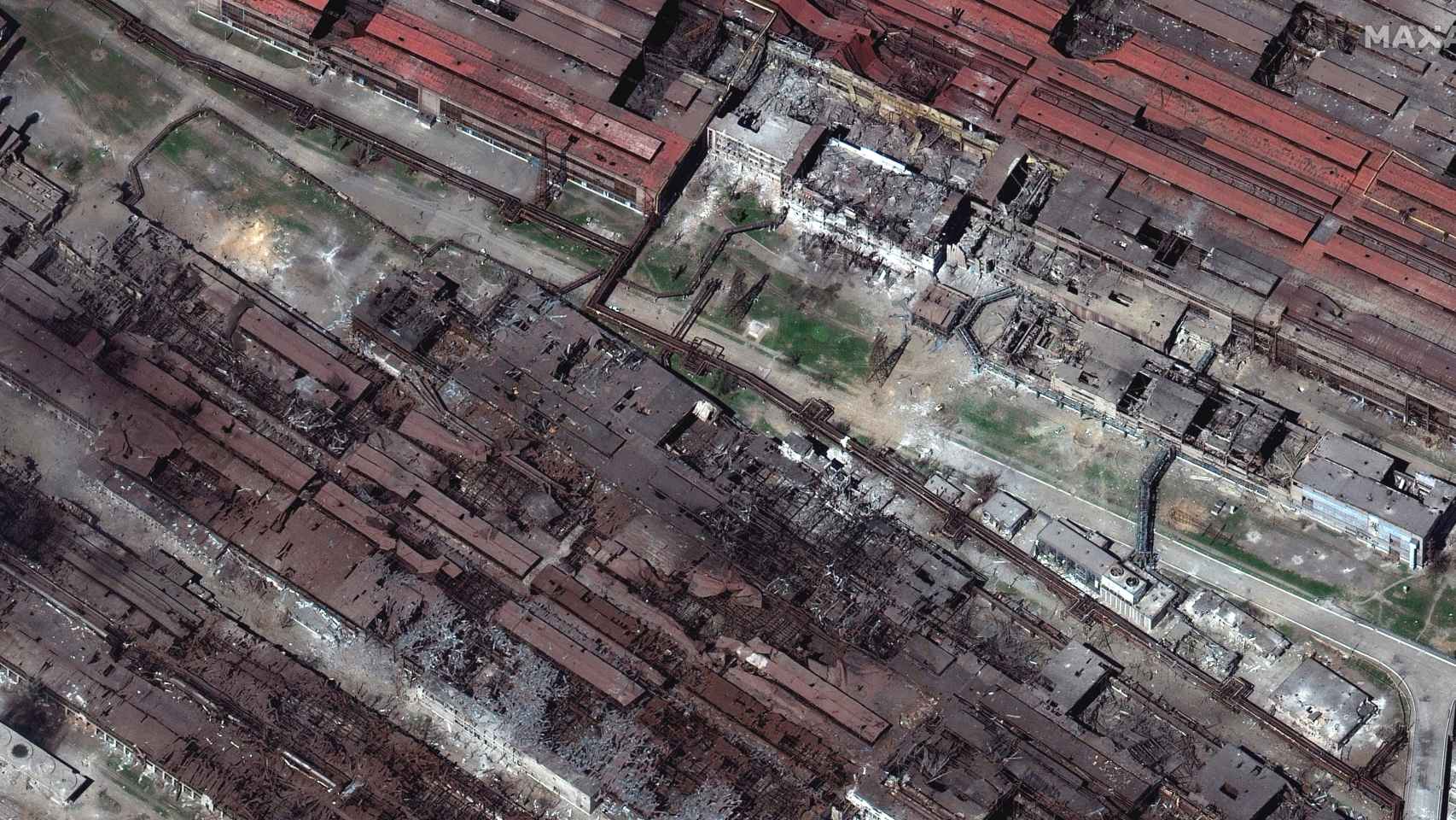 Imagen satélite de la planta de Azovstal (Mariúpol), en la que se puede ver el destrozo provocado por los bombardeos rusos.