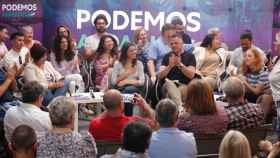 Irene Montero, junto a miembros de Podemos Andalucía en Málaga.