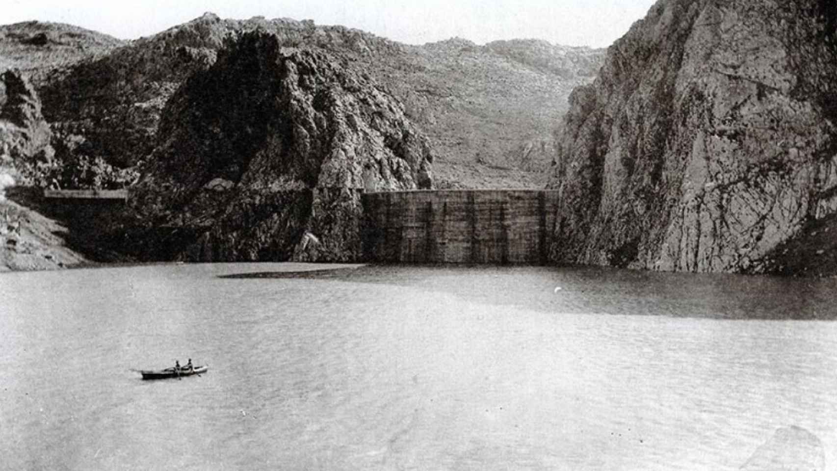 Vista de la presa de Montejaque desde el embalse en 1926.