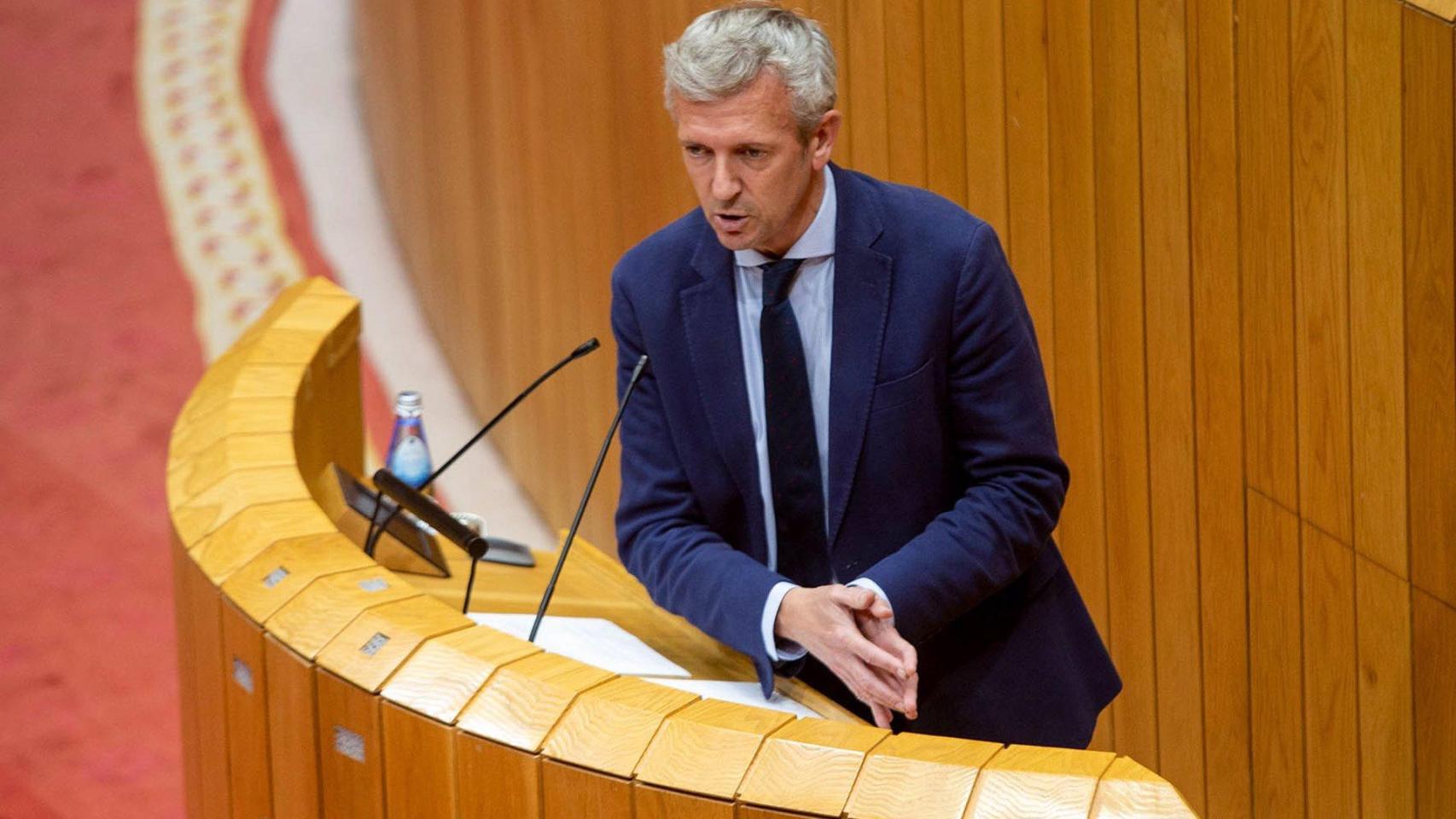 Alfonso Rueda durante una comparecencia en el Parlamento en una foto de archivo.