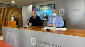 Los concejales de Alicante Manuel Villar (PP) y Antonio Manresa (Cs), su comparecencia de hoy.