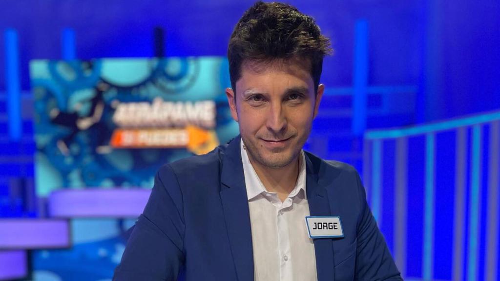 Quién es Jorge Luengo, “el mago de la ceja blanca” que participa en ‘Pasapalabra’ desde hoy