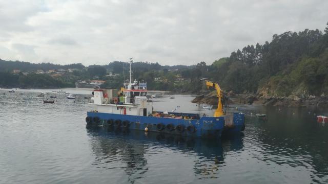 Trabajos en el muelle de Lorbé.