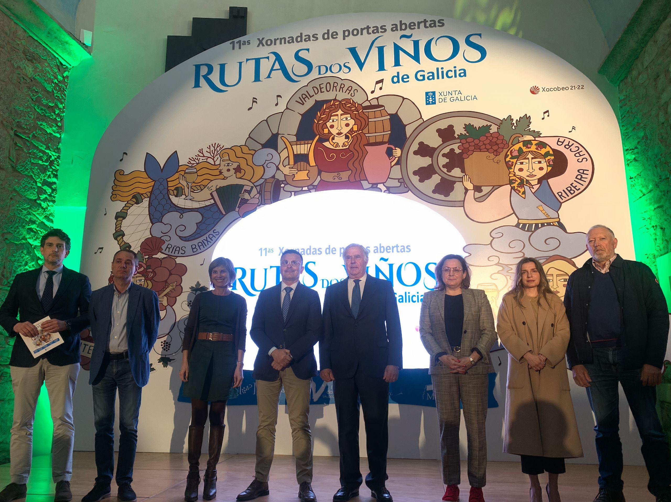 Representantes de las asociaciones de cada ruta, José González Vázquez (Conselleiro do Medio Rural), Nava Castro Domínguez (Directora de Turismo de Galicia) y Javier Arias Fouz, (Delegado de la Xunta en Lugo).