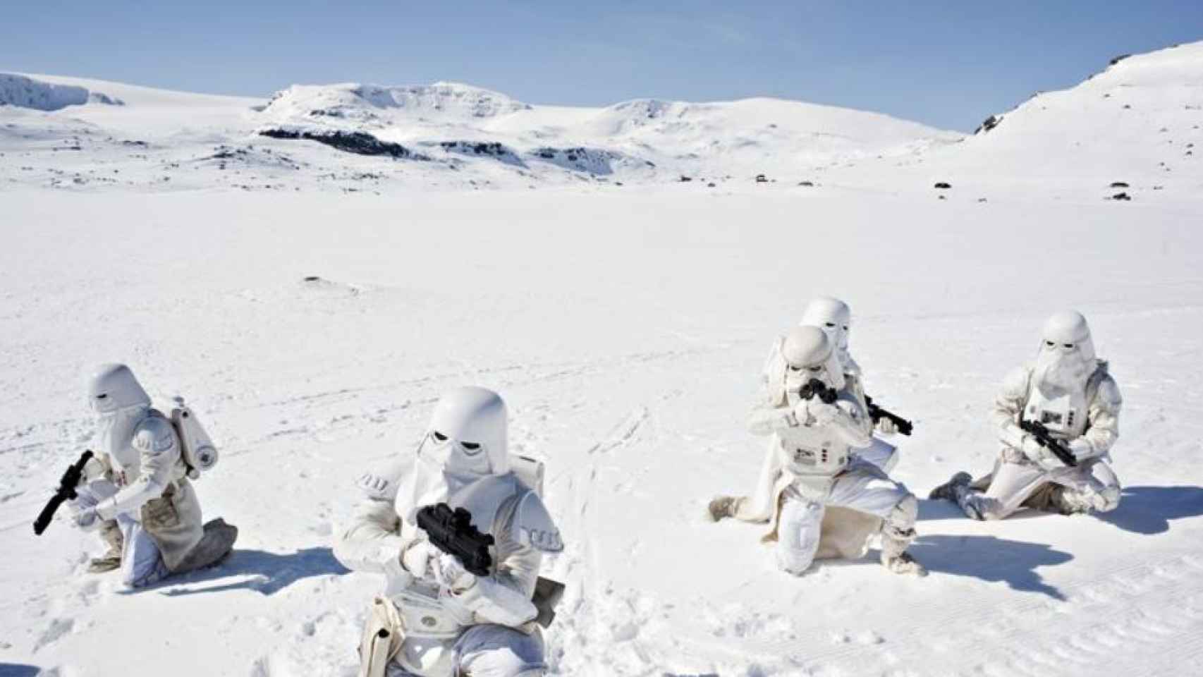Algunos snowtropers durante el rodaje de 'Star Wars' en Finse, Noruega.