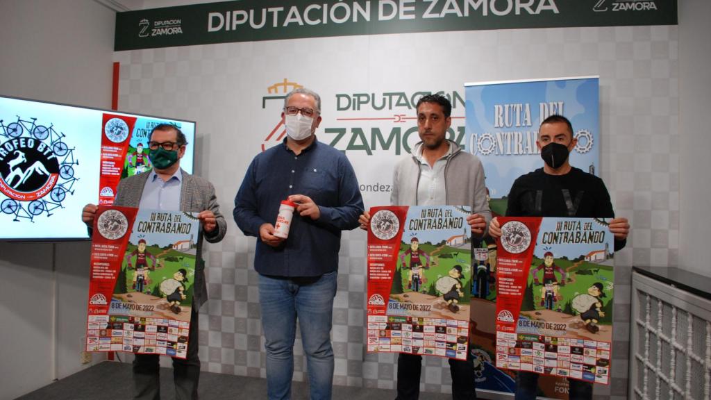 Presentación de la Ruta del Contrabando BTT en la Diputación