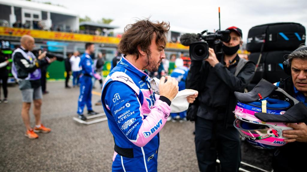 Fernando Alonso durante el Gran Premio de la Emilia Romaña en Imola