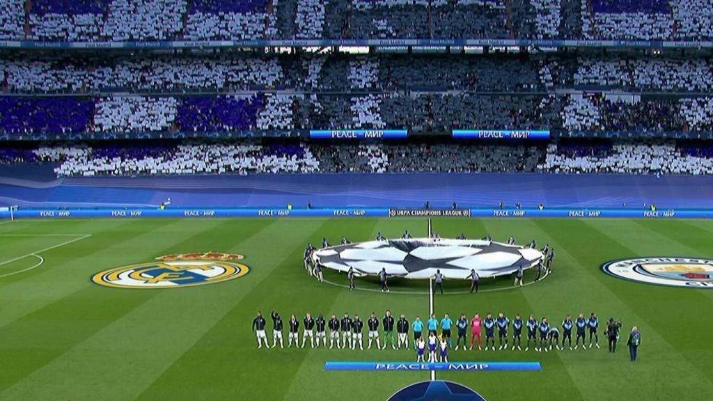 Tifo en el Santiago Bernabéu antes del Real Madrid - Manchester City