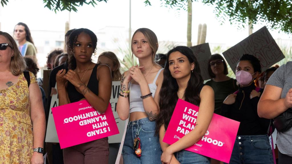 Manifestantes a favor del aborto tras la filtración del borrador del Tribunal Supremo americano.