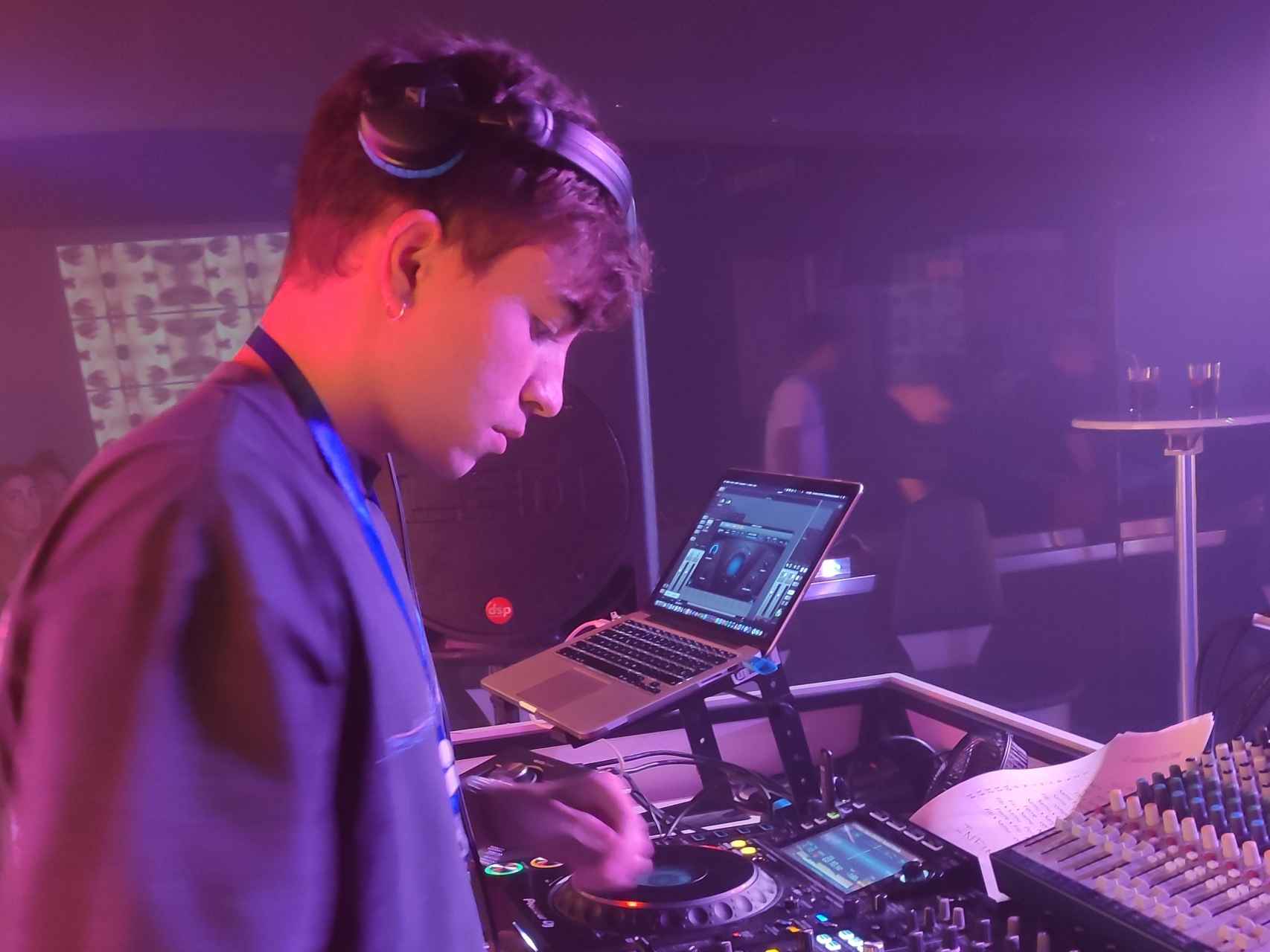 El Corte Inglés de León se convierte en un espacio DJ los fines de semana de mayo