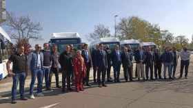 El alcalde de Salamanca presenta nuevos cinco autobuses urbanos ecológicos