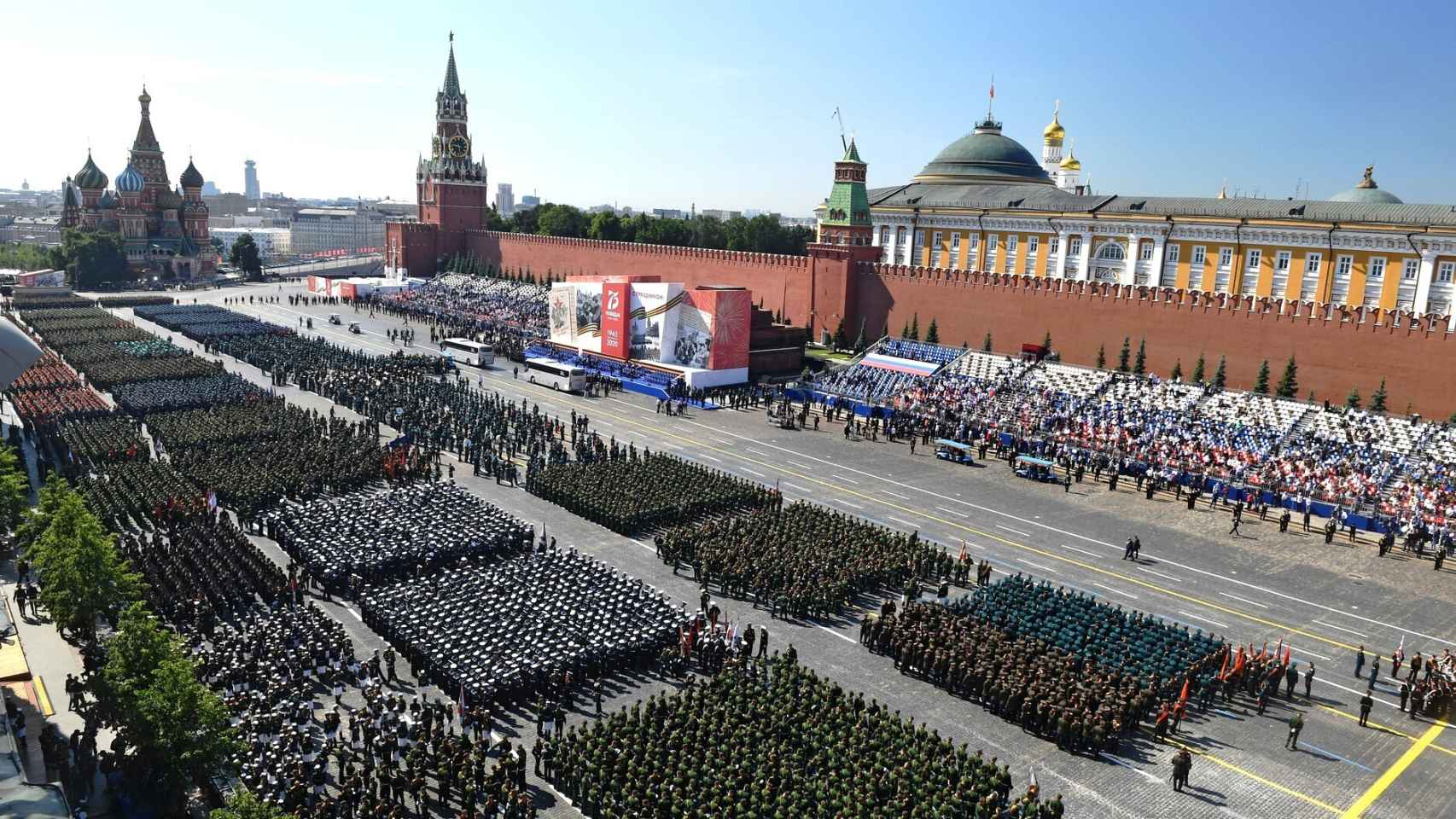 Vista de la Plaza Roja de Moscú en el desfile por el Día de la Victoria de 2020, que ese año se atrasó al 24 de junio.