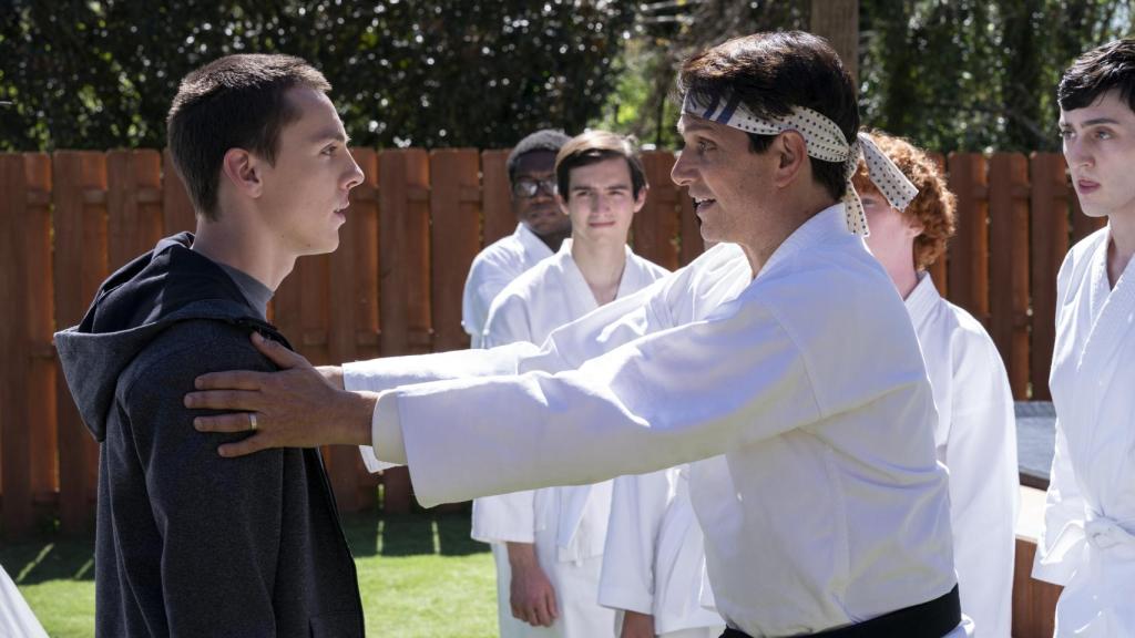 Ralph Macchio como Daniel LaRusso en la serie 'Cobra Kai'.