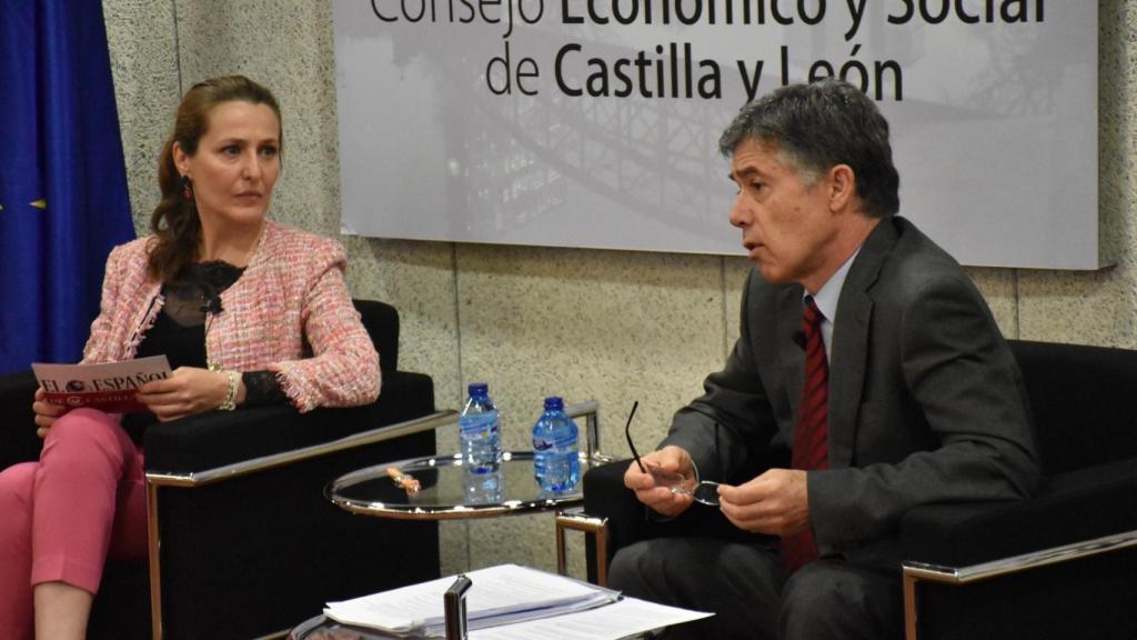 Jefe de la Inspección de trabajo y Seguridad Social de Salamanca, José Luís Hernández de Luz, y la responsable del área de Empresas de El Español-Noticias de Castilla y León, Laura de Miguel