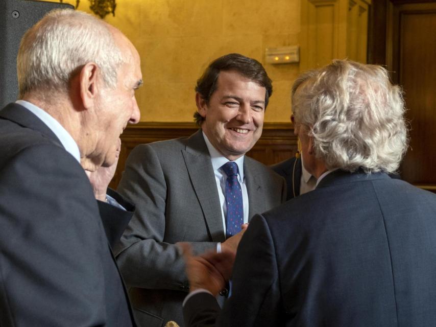 El presidente de la Junta, Alfonso Fernández Mañueco, en el encuentro de este viernes en Salamanca.