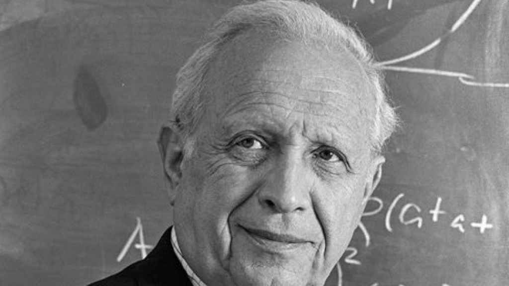 El premio Nobel Roy J. Glauber trabajó como físico teórico en el Proyecto Manhattan.