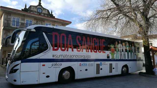 Una unidad móvil de ADOS para facilitar la donación de sangre en Galicia.