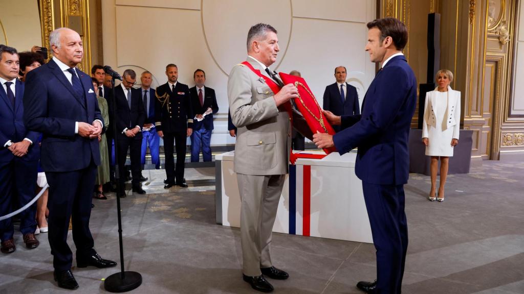 El presidente francés durante la ceremonia.