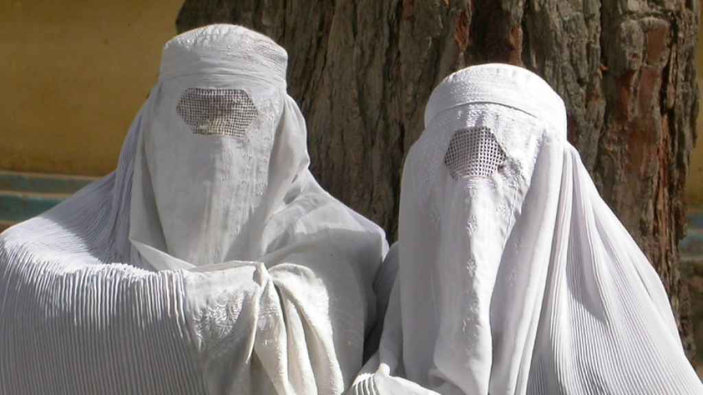 La evolución de los derechos de la mujer en Afganistán: espejismos de libertad y represión