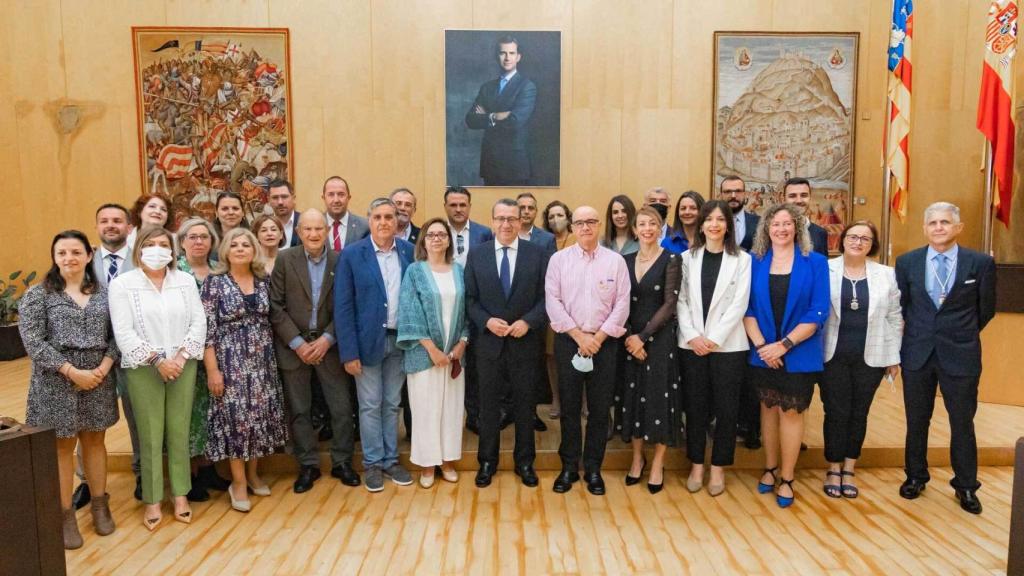 El Ayuntamiento de Benidorm celebra su aniversario como pueblo.