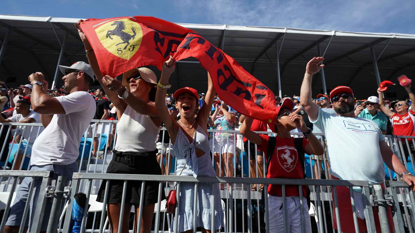Aficionados de Ferrari en el Gran Premio de Miami de Fórmula 1
