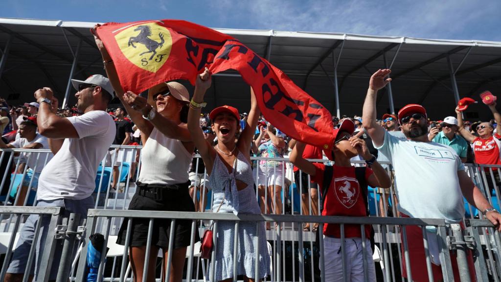 Aficionados de Ferrari en el Gran Premio de Miami de Fórmula 1
