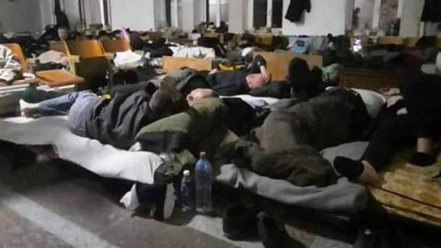 Dentro de un campo de filtración ruso, en Bezimenne, cerca de Mariúpol.