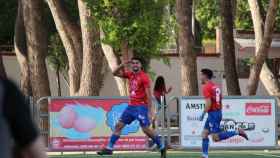 Josemi Santos celebra el gol del Villarrobledo. Foto: FFCM