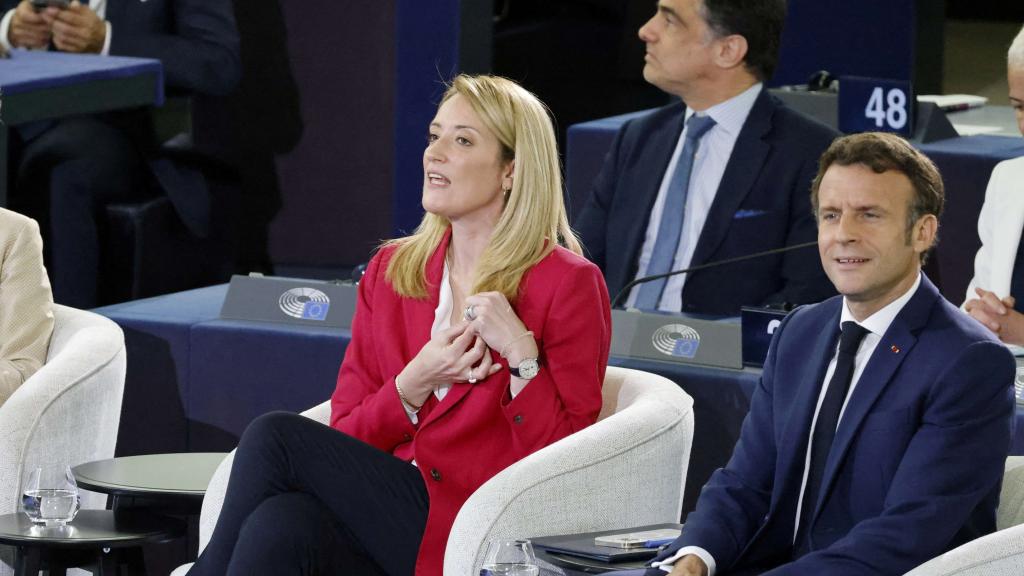 Ursula von der Leyen, Roberta Metsola y Emmanuel Macron, durante la Conferencia sobre el futuro de Europa.