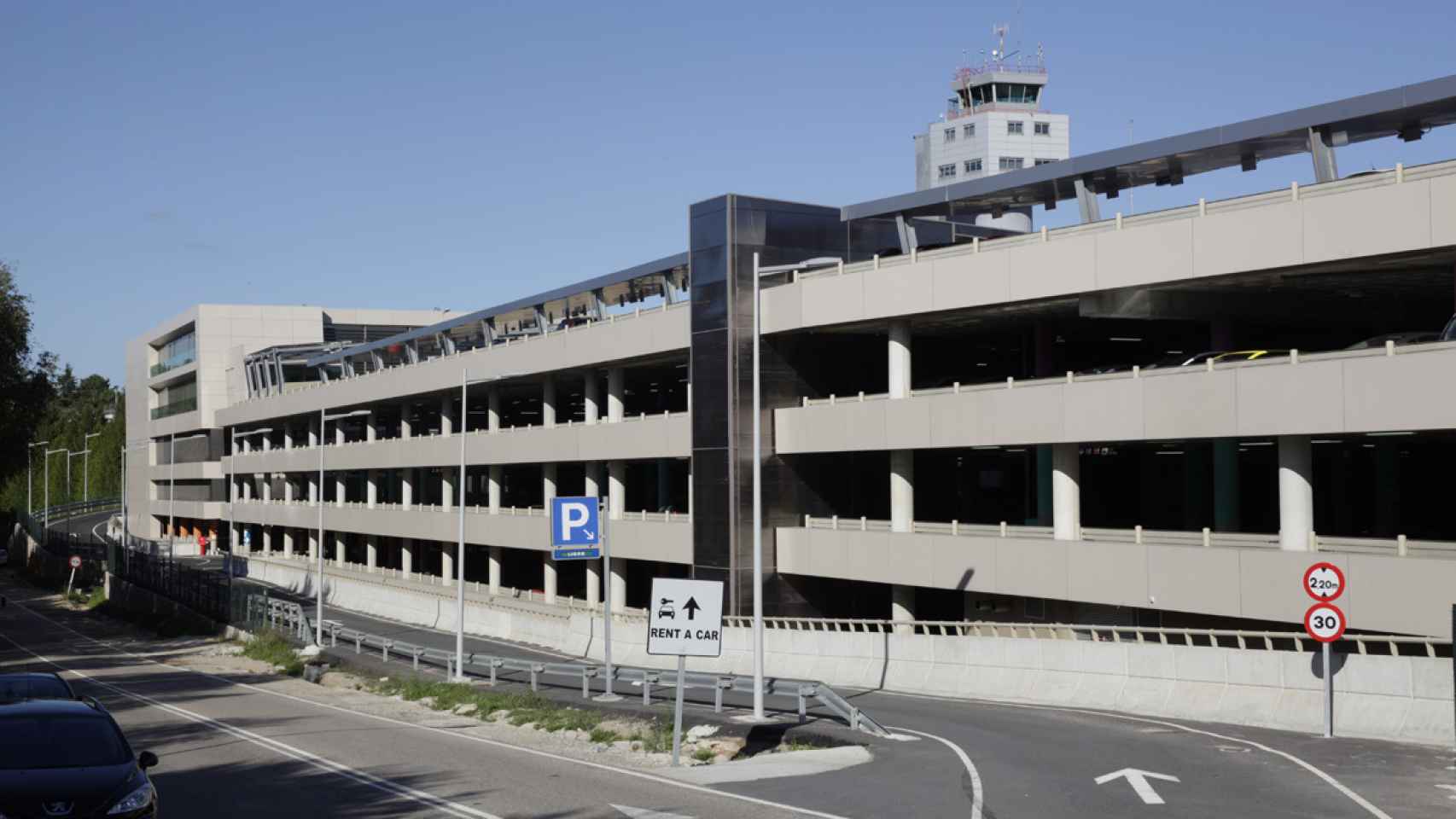 Aparcamiento del aeropuerto de Vigo.