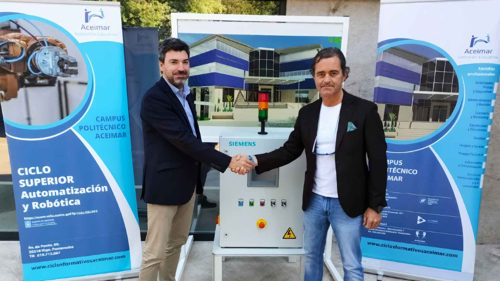 Óscar Brea (izda.), delegado de Siemens en Galicia, y Rubén López, director de Aceimar.