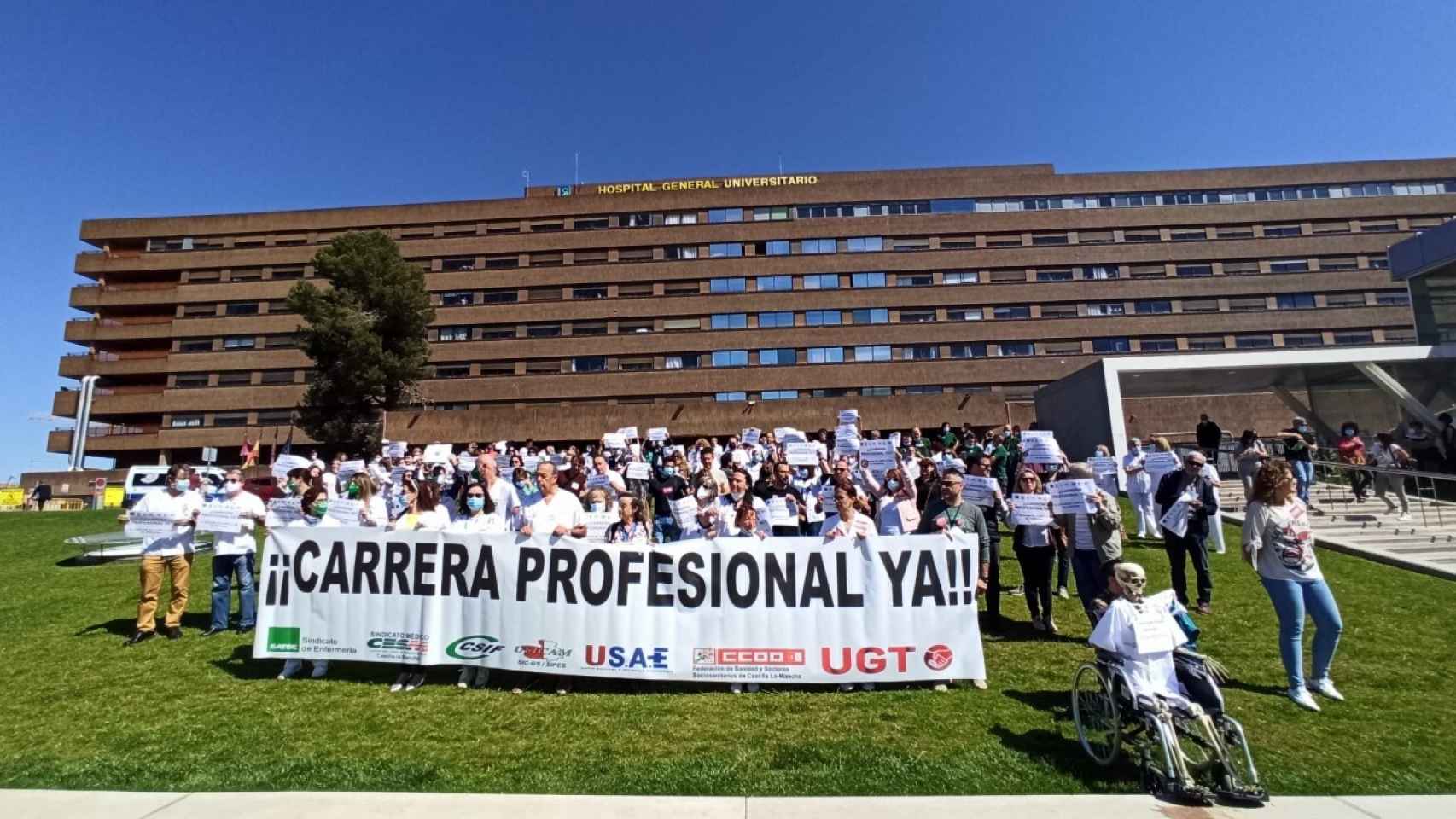 Protestas en el Hospital de Albacete. Foto: UGT.