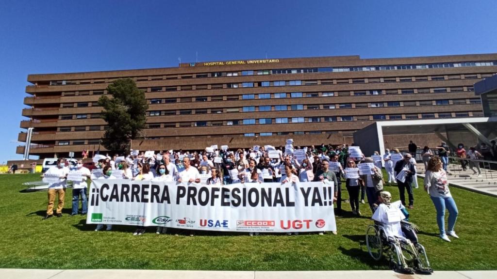 Protestas en el Hospital de Albacete. Foto: UGT.