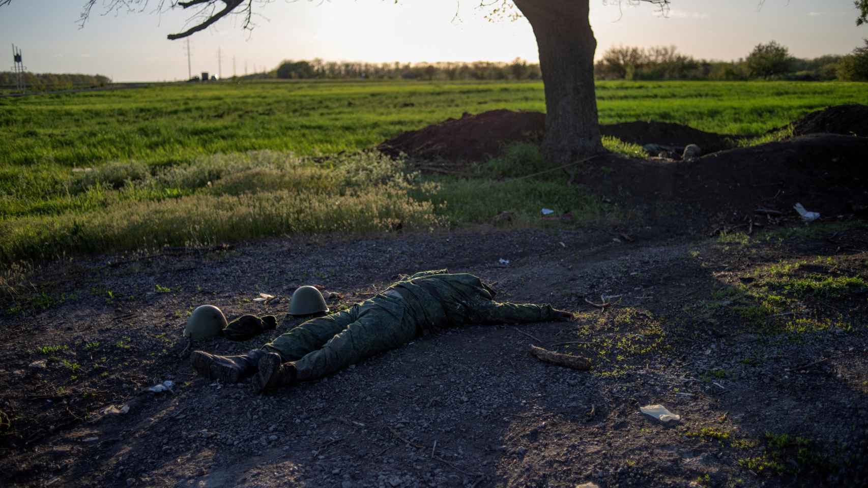 Un soldado ruso muerto en la región de Vilkhivka, en Járkov.