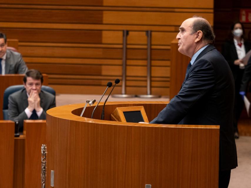 El Procurador del Común, Tomás Quintana, durante la presentación del Informe Anual de 2021, este miércoles en las Cortes.