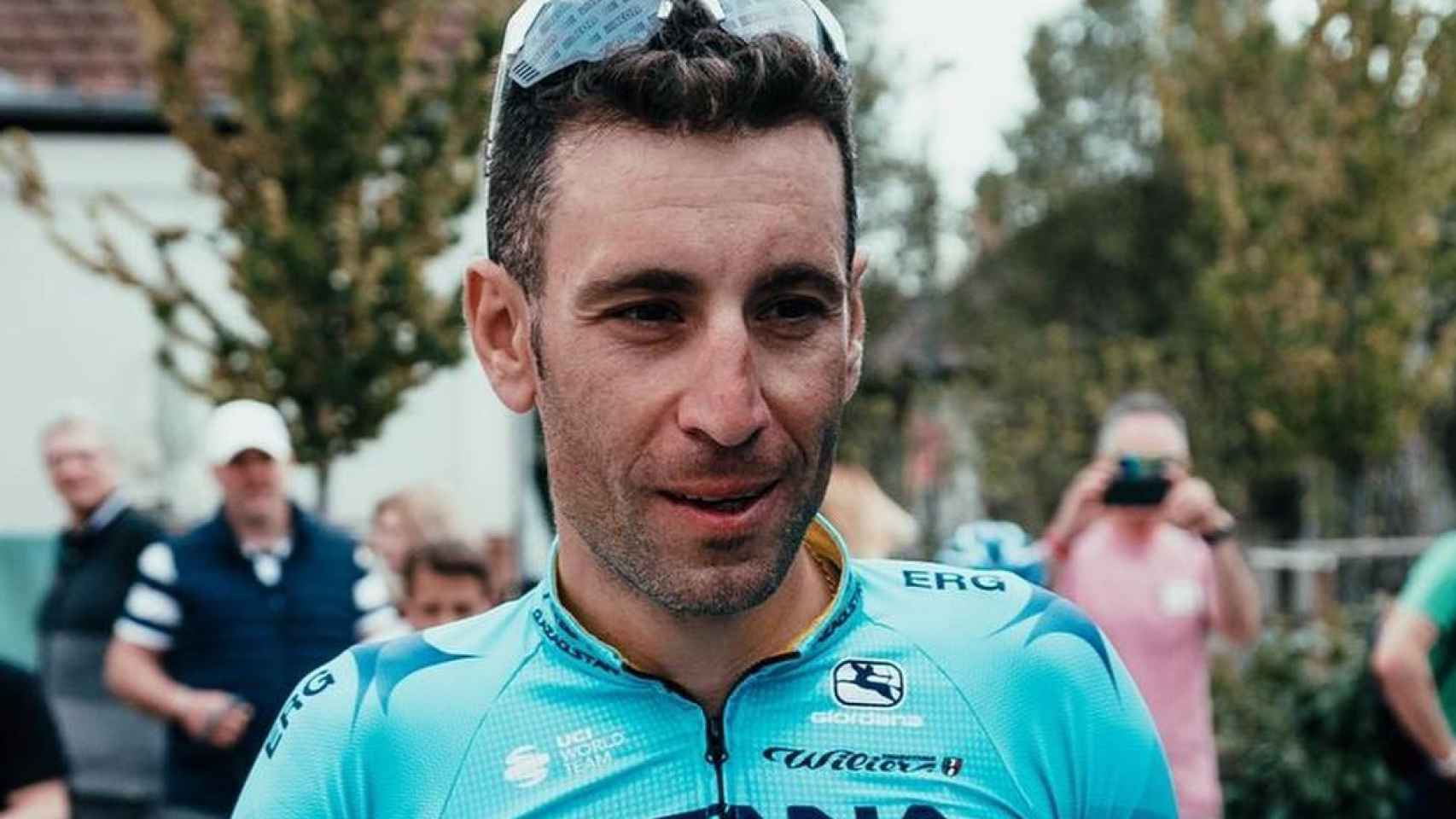 Vincenzo Nibali antes del inicio de una etapa del Giro de Italia 2022