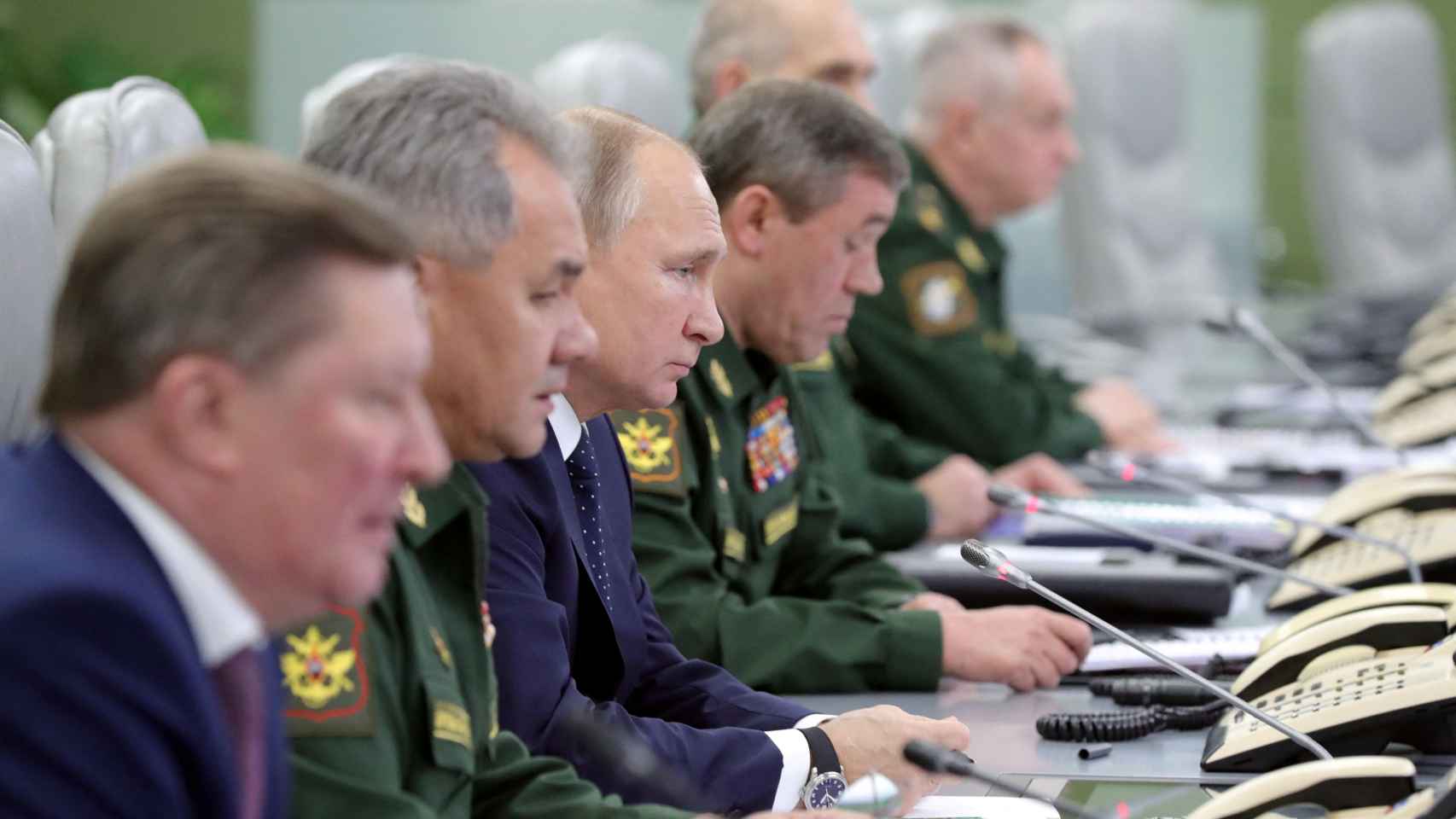 Vladímir Putin este martes en una visita al Centro de Control de Defensa Nacional.