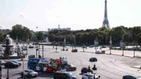 Vista de la Torre Eiffel de París desde la plaza de la Concordia.