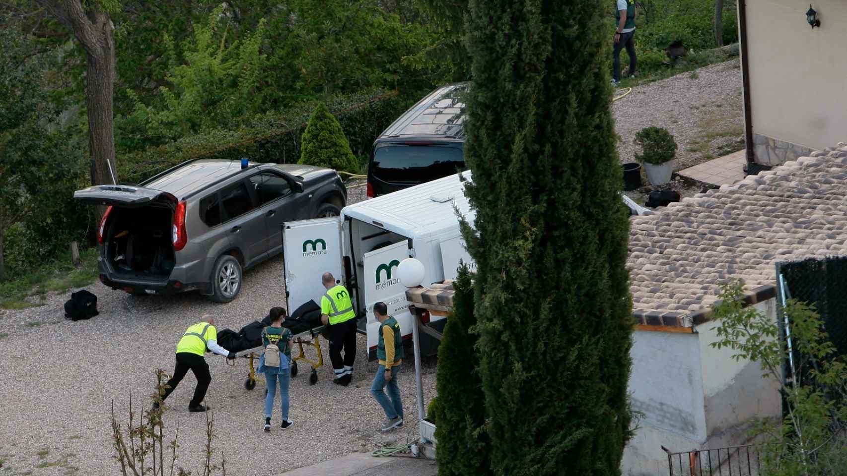 La Guardia Civil custodia los cuerpos de Manolo y Paloma, este lunes, en Brihuega.